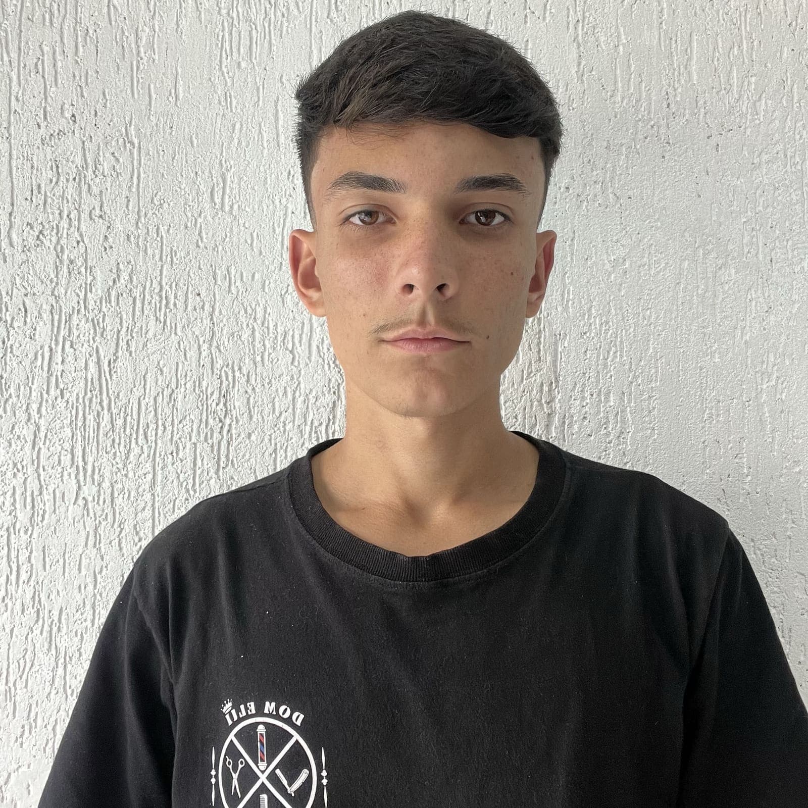 Henrique Vilares, Barbeiro na Dom Elii Barbershop