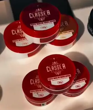 Pastas modeladoras Classe A de 60 g e 150 g à venda na Dom Elii Barbershop